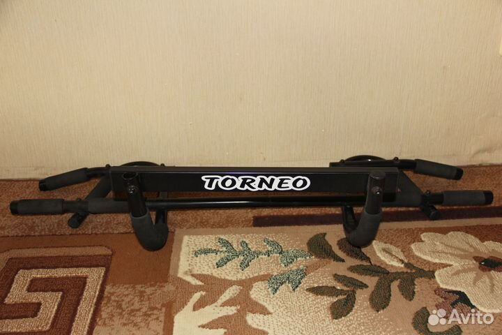Турник тренажер torneo на дверной проем