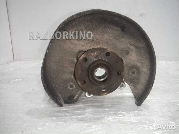 Кулак задний правый Ауди