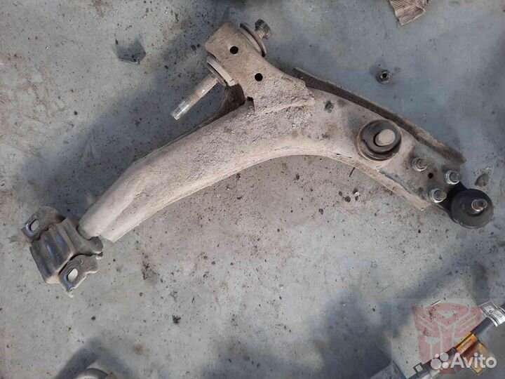 Рычаг передний заз Шанс