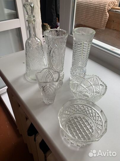 Конфетница, цветочные вазы, графин