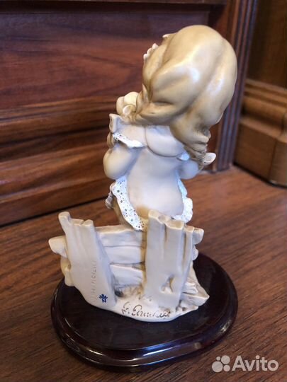 Статуэтка Армани (Giuseppe Armani Capodimonte)