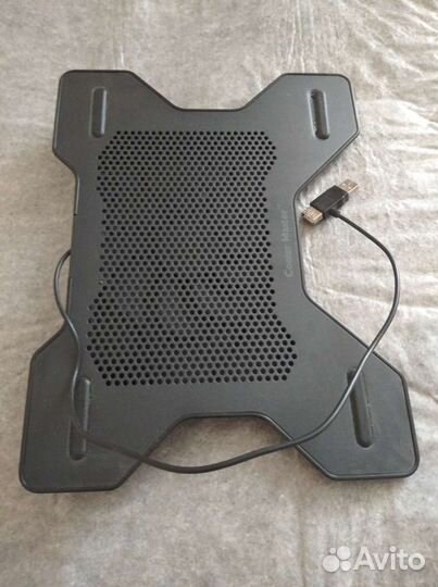 Подставка с охлаждением