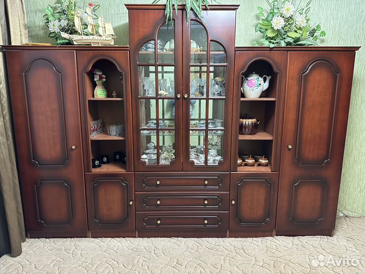 Шкаф стенка