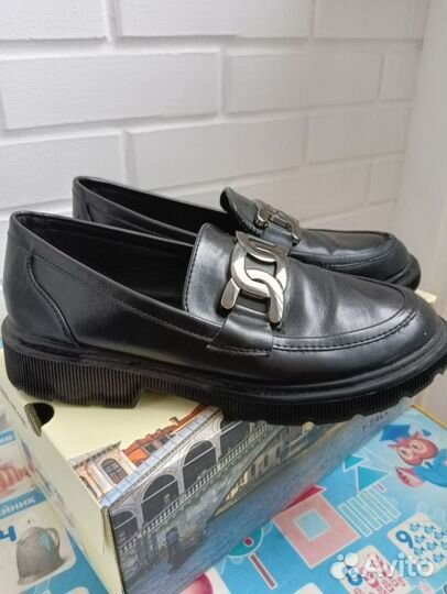 Лоферы женские