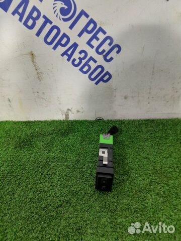 Кнопка подогрева сиденья Skoda Superb седан 1.8