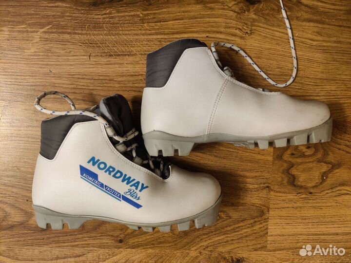 Лыжные ботинки детские 32, 34