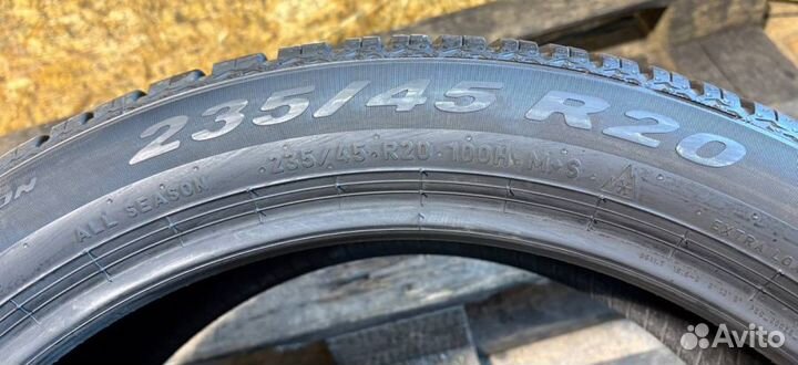 Pirelli Scorpion All Season SF2 235/45 R20