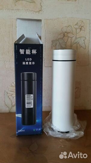 Термос. С датчиком температуры. новый. (0,5 литра)