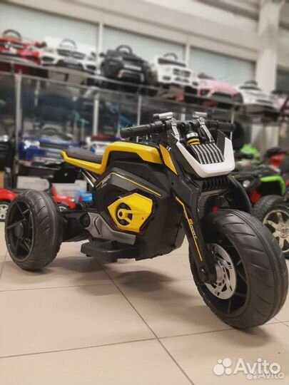 Электромотоцикл трицикл