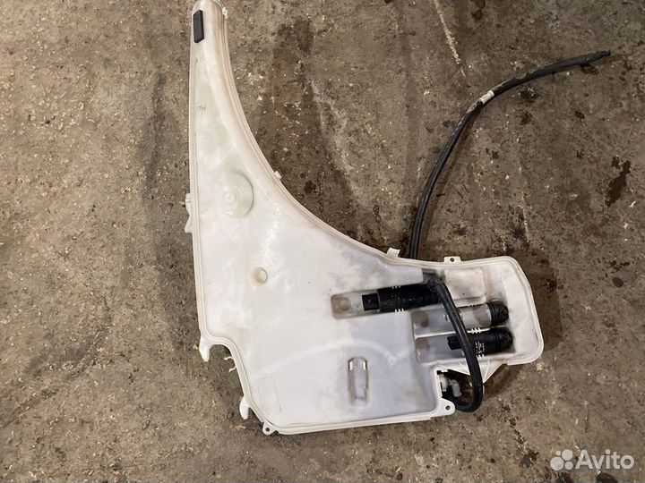 Бачок омывателя bmw e90 e92 e91