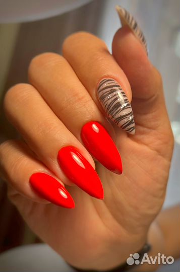 Маникюр педикюр