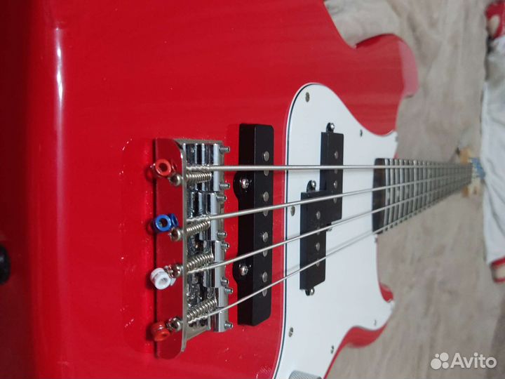 Бас гитара Fender precision(replic)