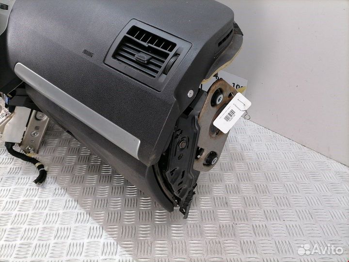 Торпедо (панель передняя) для Opel Zafira B