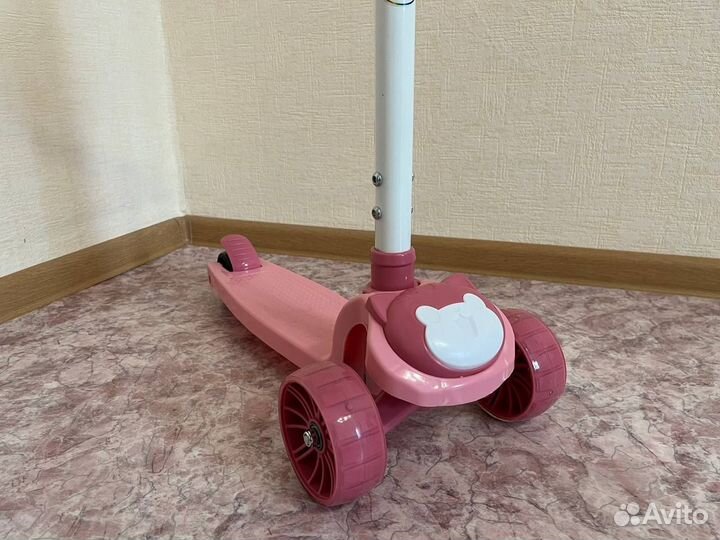 Самокат детский со светящимися колесами