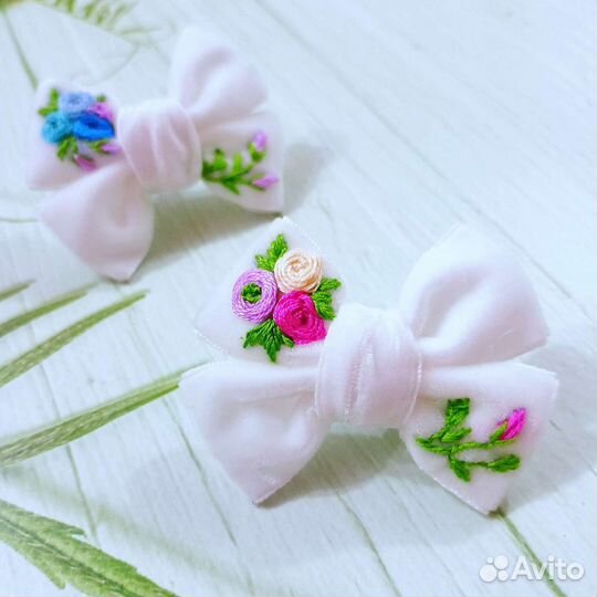 Бантики для малышек с вышивкой