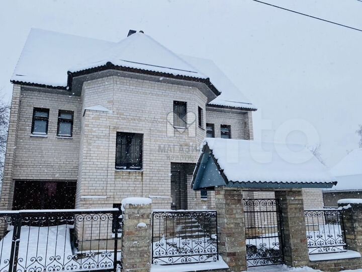 Дом 323,8 м² на участке 10 сот.