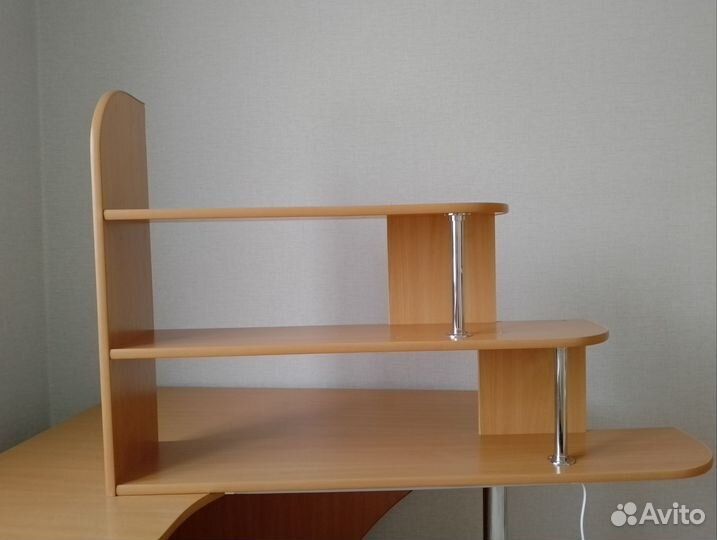 Угловой письменный стол для двоих