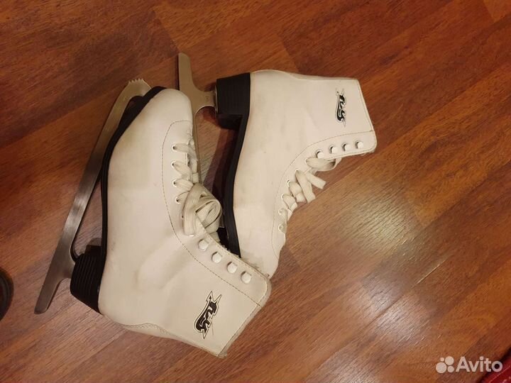 Коньки фигурные 38 размер