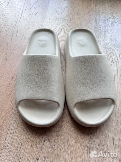 Adidas yeezy slides bone