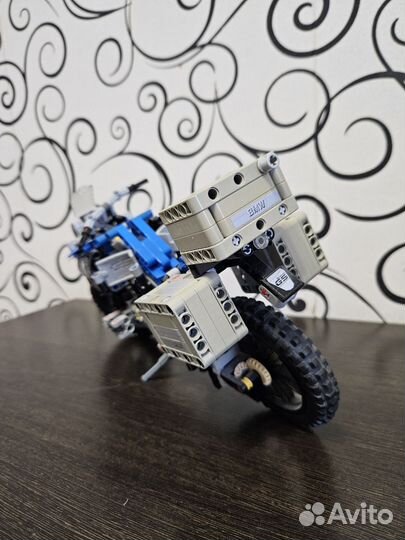 Мотоцикл Lego Technic 42063