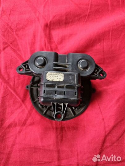 Моторчик зеркала Chevrolet Trealbleizer