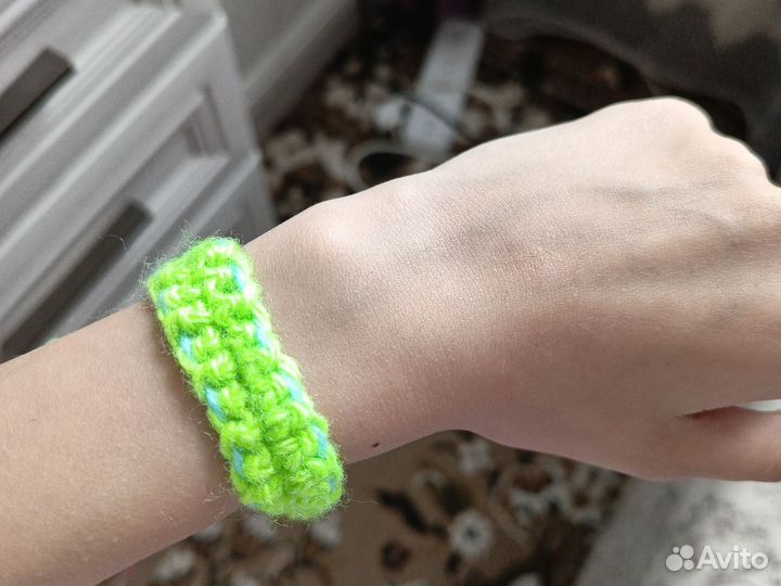 Браслет из пряжи