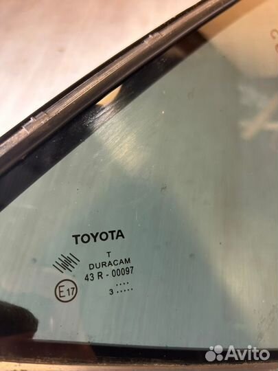 Форточка двери задняя правая Toyota Corolla 180
