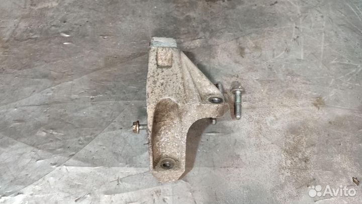 Кронштейн МКПП seat Toledo 2 2003 1J0199117Q