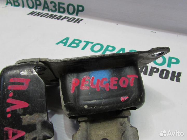 Опора кпп левая для Peugeot 200 207 2006-2013г