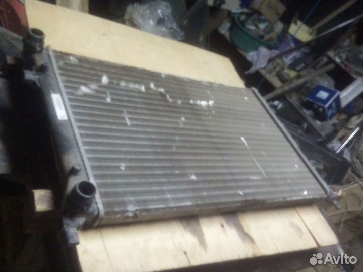Радиатор охлаждения двигателя Volkswagen Golf 6