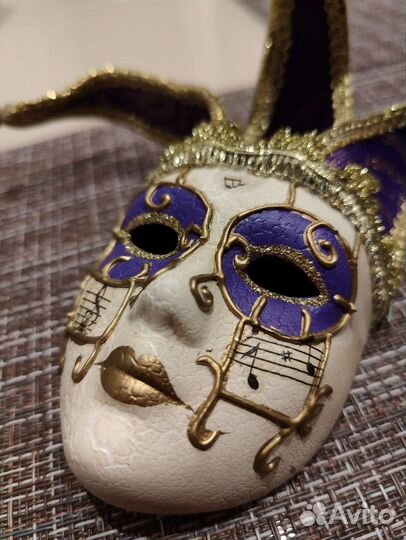 Маска из Венеции