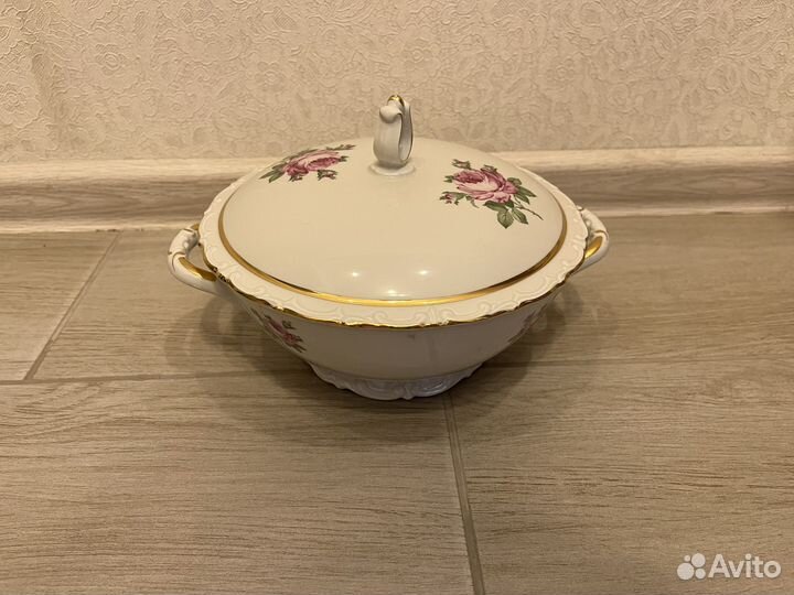 Блюдо с крышкой