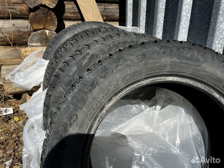 Pirelli Ice Zero 215/60 R17