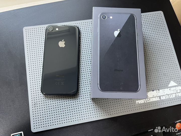 iPhone 8, 64 ГБ