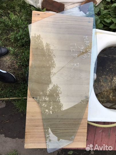 Стекло Mazda 323 (BJ) 1998-2002