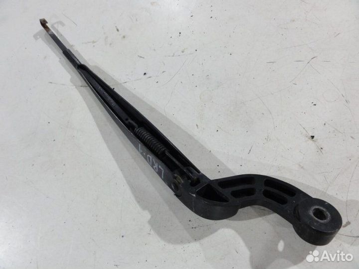 Поводок стеклоочистителя передний правый Land