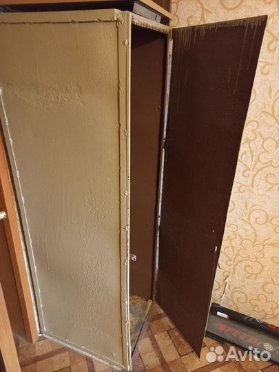 Шкаф металлический