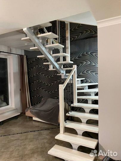 Лестница на второй этаж