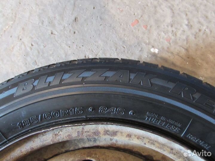 Bridgestone Blizzak Revo GZ 185/60 R15