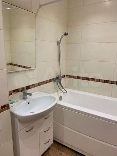 2-к. квартира, 53 м², 1/9 эт.