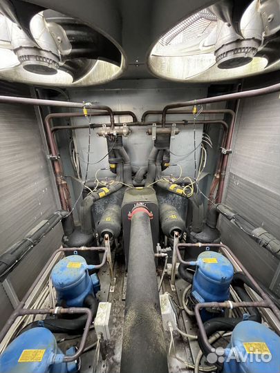 Чиллер промышленный 270 кВт наработка меньше часа