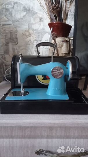 Детская швейная машинка