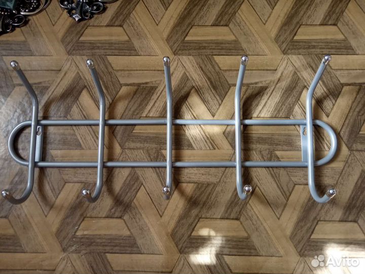 Вешалка новая