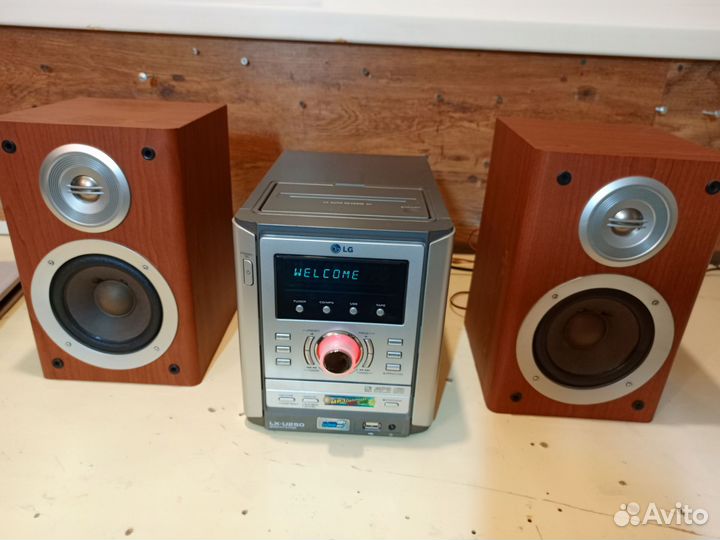 Музыкальный центр LG
