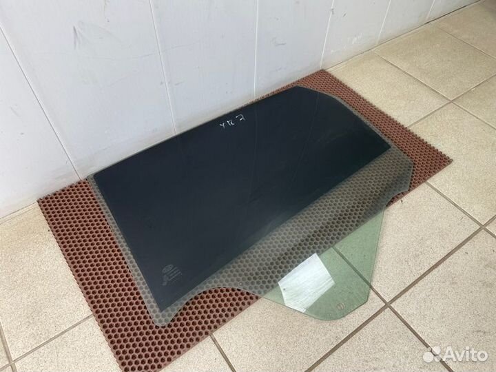 Стекло двери заднее левое LADA X-Ray