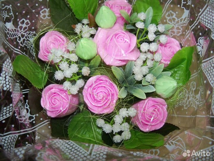 Букет из роз в стаканчике