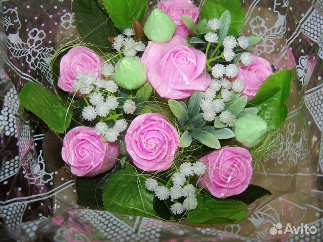 Букет из роз в стаканчике