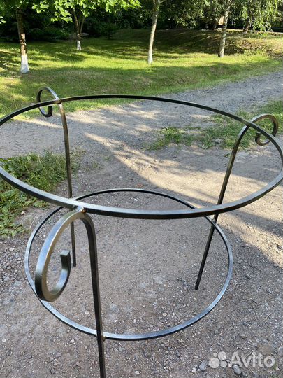 Цветник для сада опора для пионов