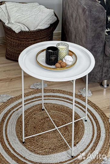 Журнальный столик белый