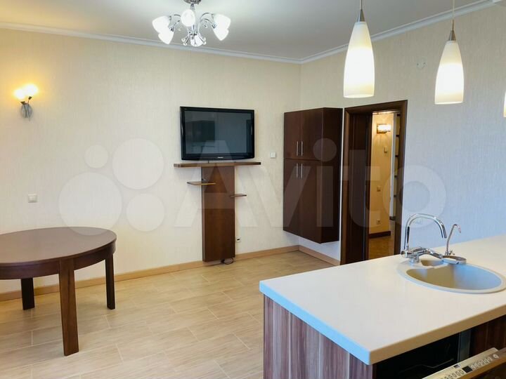 3-к. квартира, 125 м², 2/4 эт.